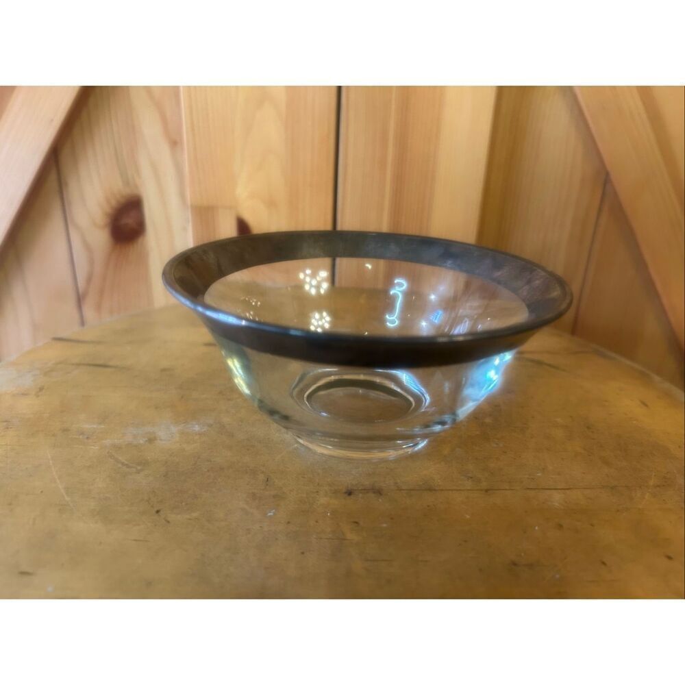 Vintage Dorothy Thorpe silver rimmed clear glass bowl 5.5" (6064)